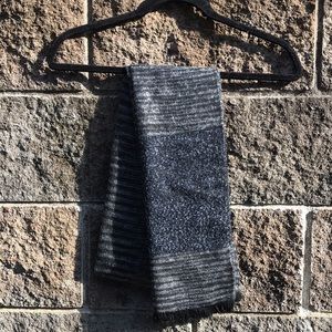 NWOT Tex by Max Azria wool-like grey scarf